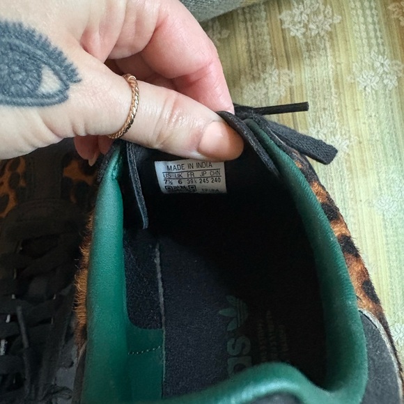 Sambas leopard size 7.5 - Picture 2 of 2